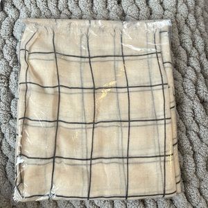 BRAND NEW! Scarf!